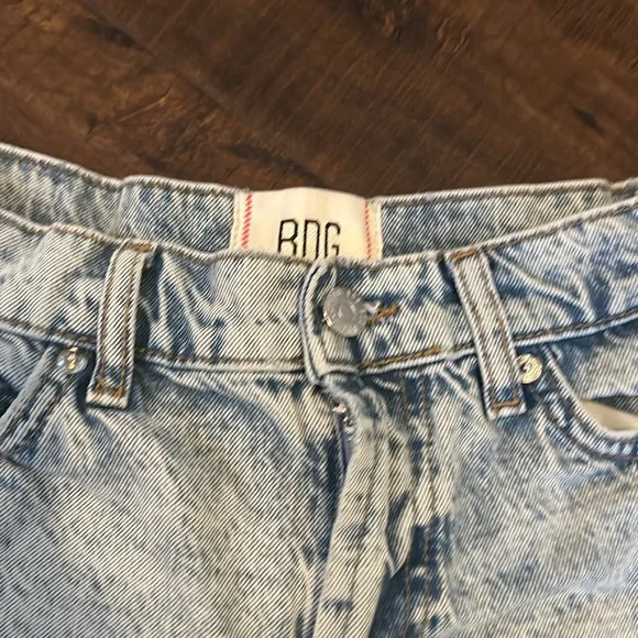 Vintage BDG Jean Shorts Size 27 All Shorts & Jeans $12 or 2x$20 -Bundle & Offer! - Picture 3 of 4